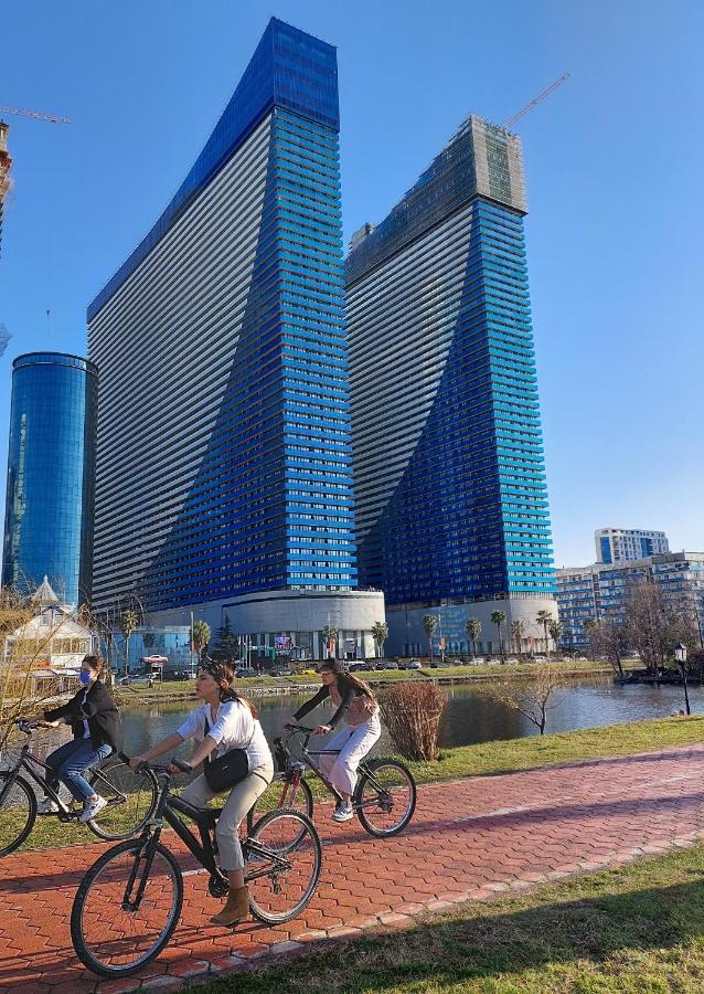 Twins Tower Orbi City Батуми Екстериор снимка